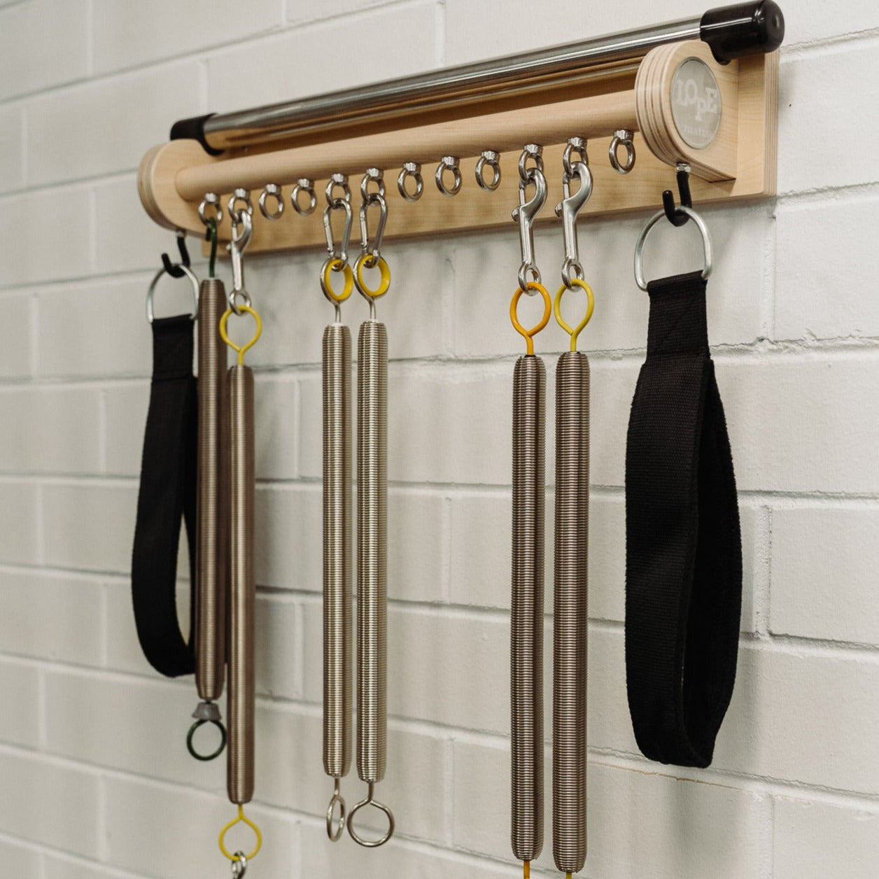 Trapeze Spring Wall Mount